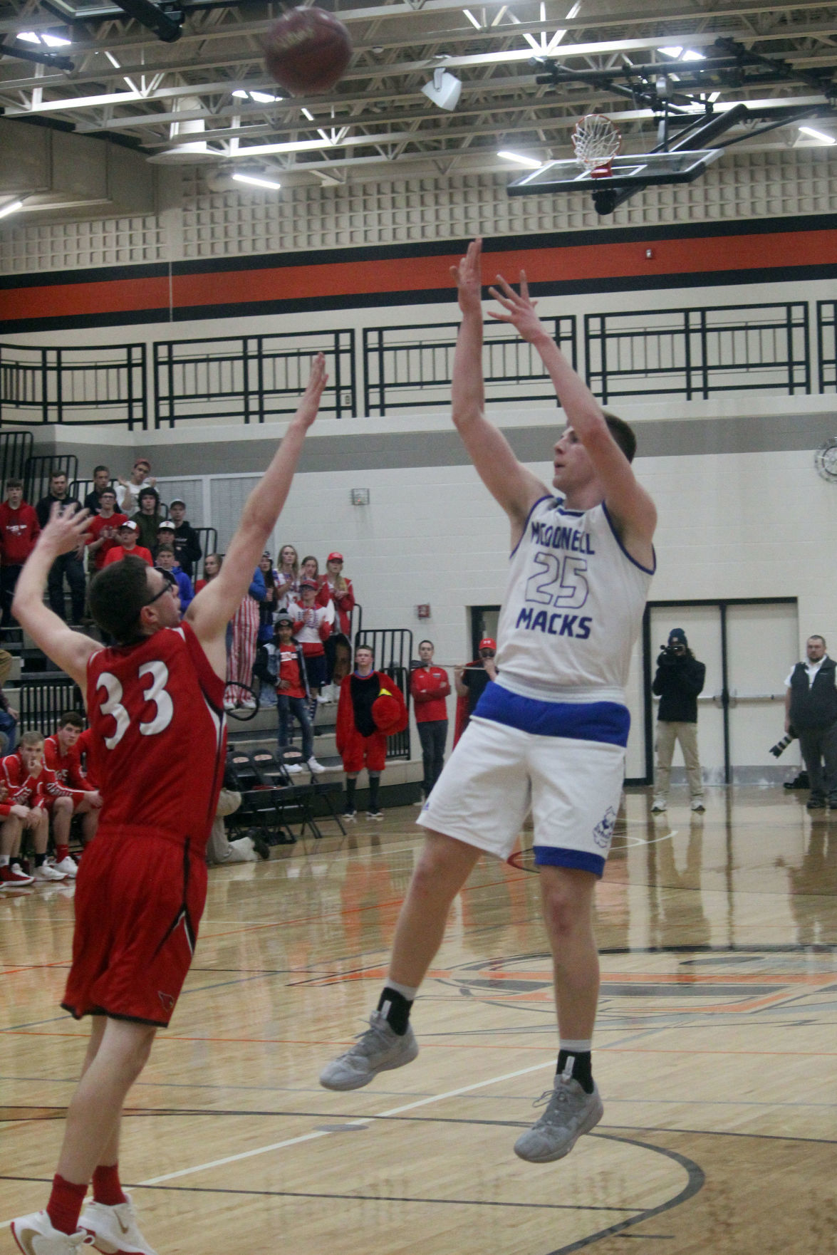 McDonell vs Thorp boys basketball at Osseo 3-12-20